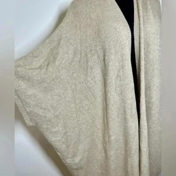 Chenille Sweater Jacket | Short Sleeve | Ribbed Hem & Cuffs | One Size - Picture 3 of 7